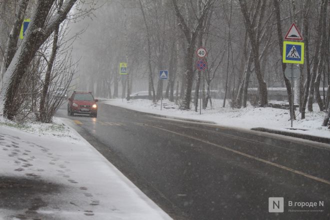 Апрельский апокалипсис в Нижнем Новгороде: фоторепортаж с улиц, заваленных снегом - фото 23