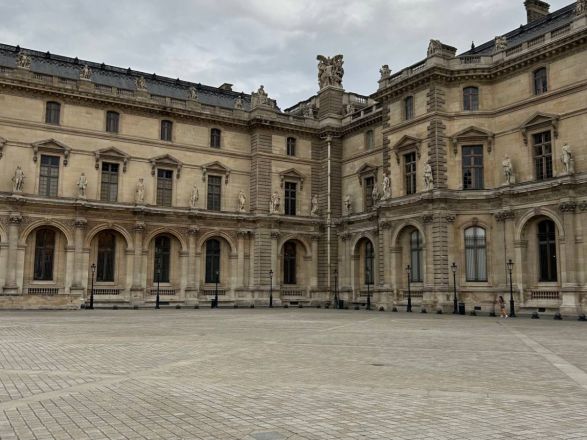 Восторг, бомжи и невкусная еда: нижегородка рассказала об удивительном путешествии в Париж - фото 24