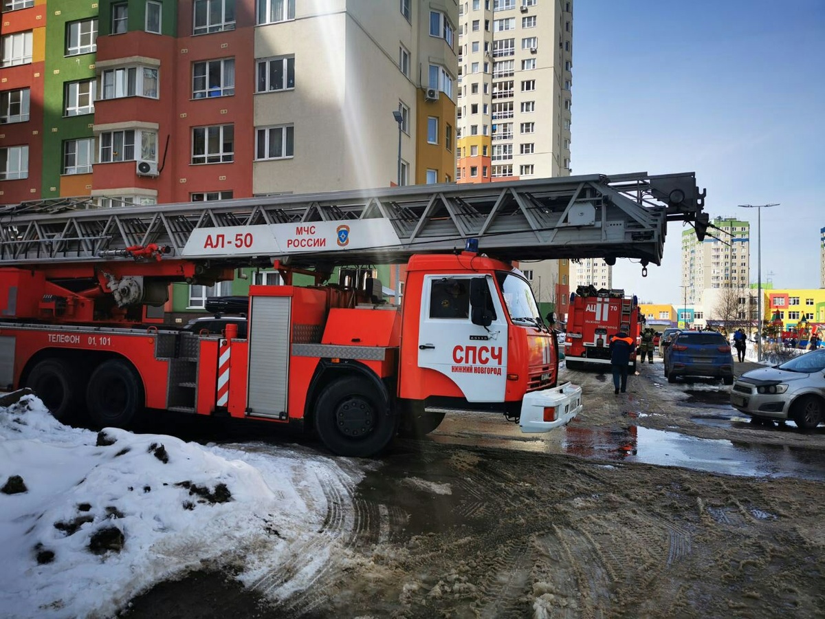 Балкон многоэтажки загорелся в нижегородском ЖК «Цветы»